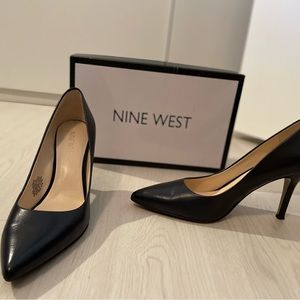 Navy Nine West Pumps 7 1/2 M